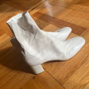 Above-ankle/mid calf WHITE ZARA GO GO BOOT